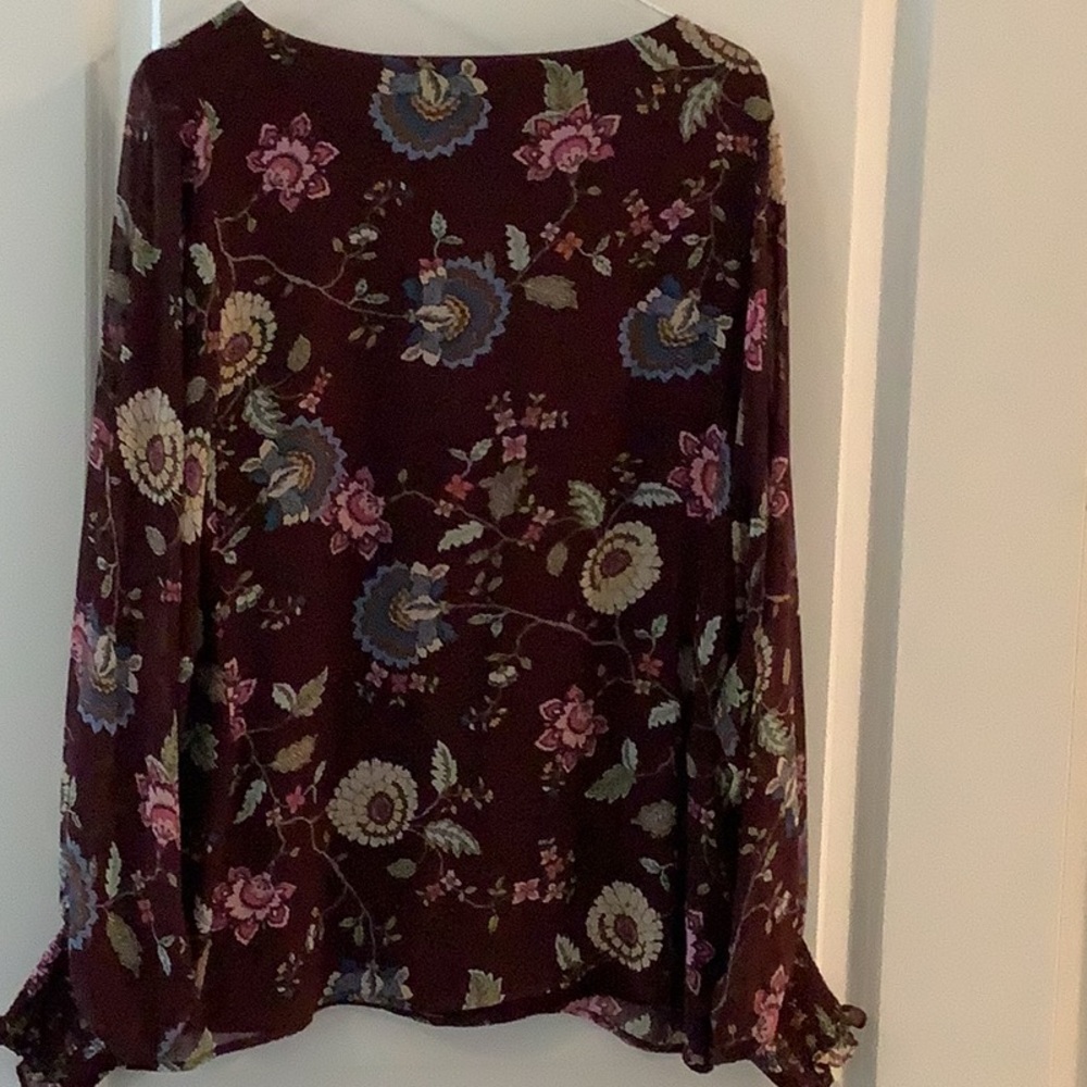 Vince Camuto blouse,Floral Patterned Fabric